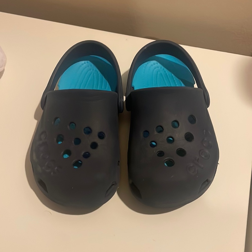 Toddler crocs